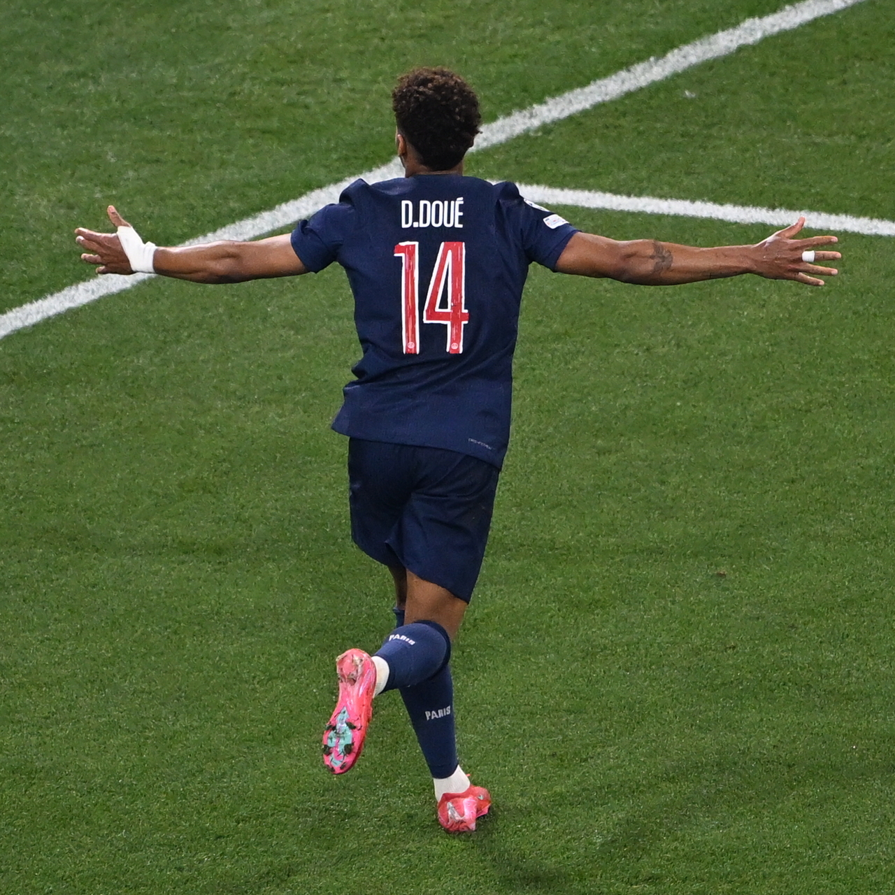 PSG Bayern'i eledi, yarı finalde!