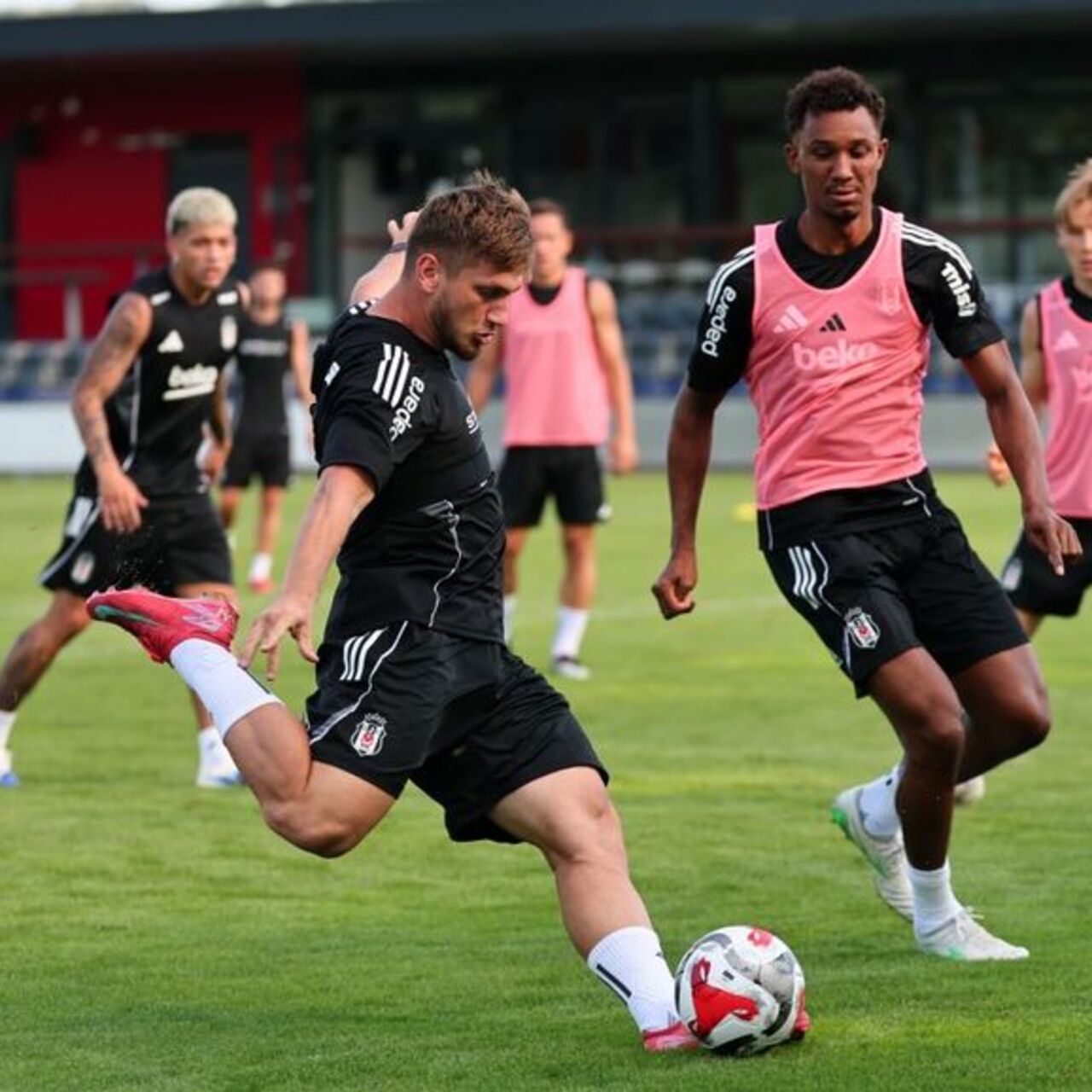 Beşiktaş'ta yeni sezon mesaisi sürüyor!