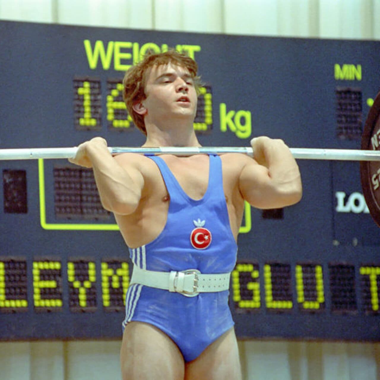 Naim Süleymanoğlu, vefatının 8. yılında anıldı