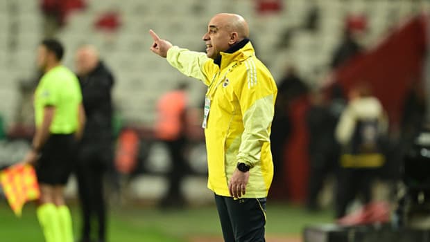 Fenerbahçe Yardımcı Antrenörü Zeki Murat: 'Şaöpiyonluk yarışı uzun'